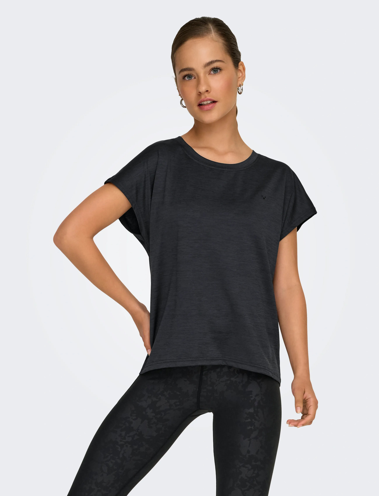 Only Play Onpaub-Core Life On Ss Bat Loose Bat Tee, L, Black, Sports Overdele & T-shirts > Sport T-shirts, Dame