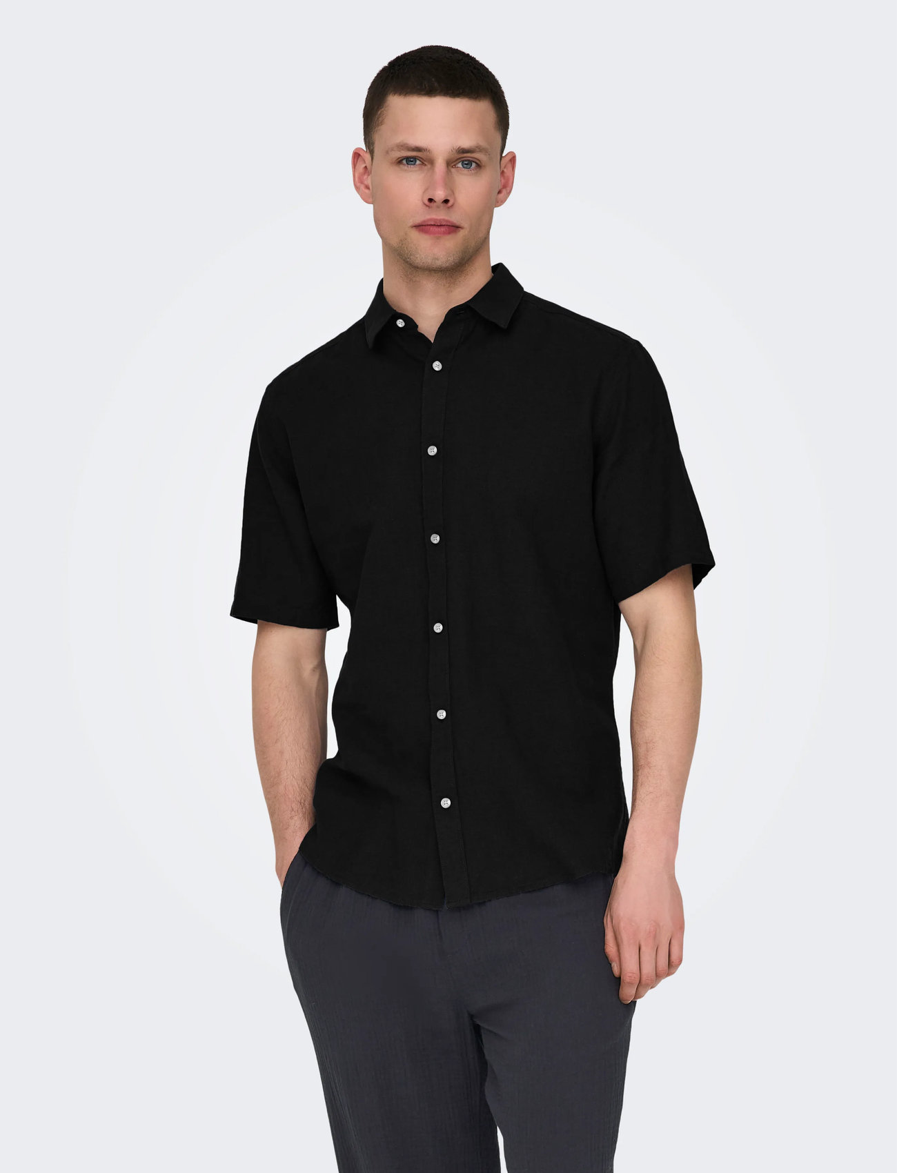 ONLY & SONS Onscaiden Life Ss Solid Linen Blend Noos, XS, Black, Skjorter > Kortærmede, Herre