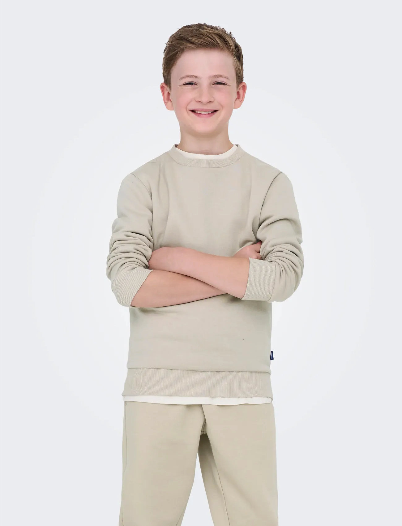 ONLY & SONS Osjceres Crew Neck Swt Noos, 122-128, Cream, Sweatshirts & Hættetrøjer > Sweatshirts, Børn
