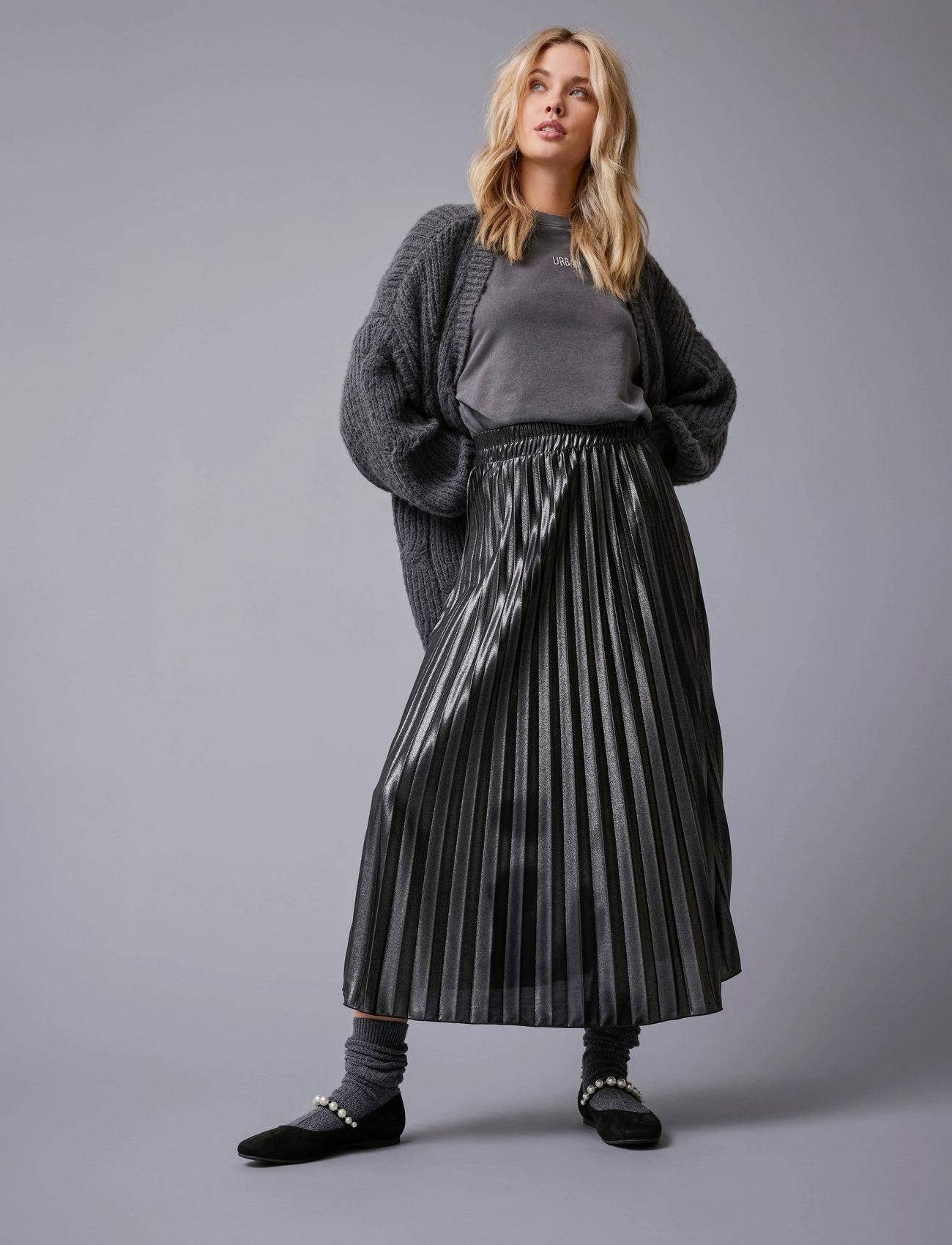 ONLY Onllyon Pleated Shine Skirt Jrs, XS, Black, Nederdele > Knælange Og Midi Nederdele, Dame