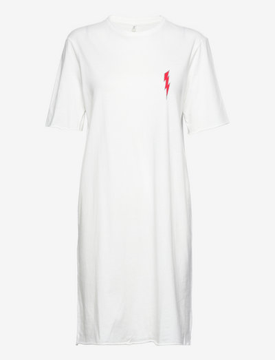 ONLLUCY S/S REBEL DRESS BOX JRS - t-shirtklänningar - cloud dancer
