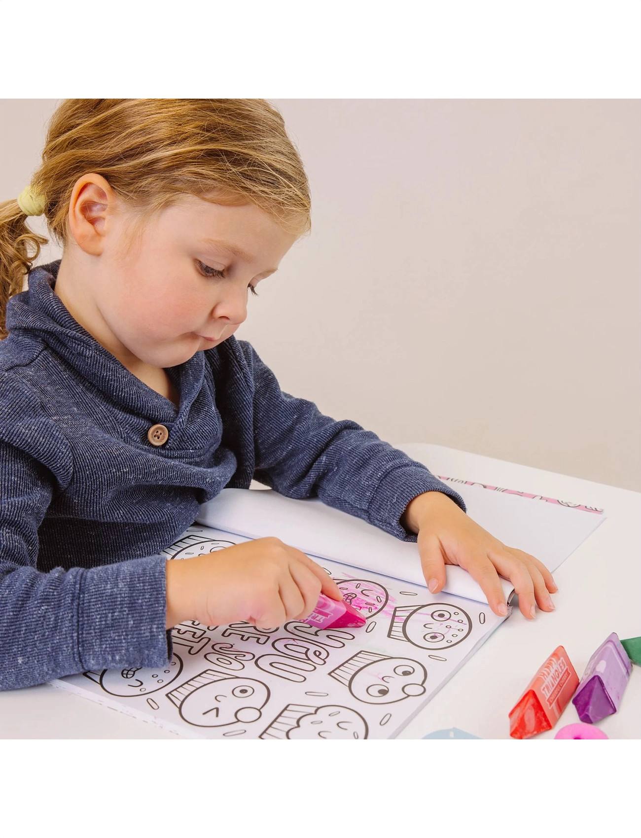 Ooly Colouring Book - Happy Snacks, One Size, Multi/patterned, Tegning > Malebøger Og Håndarbejdsbøger, Børn
