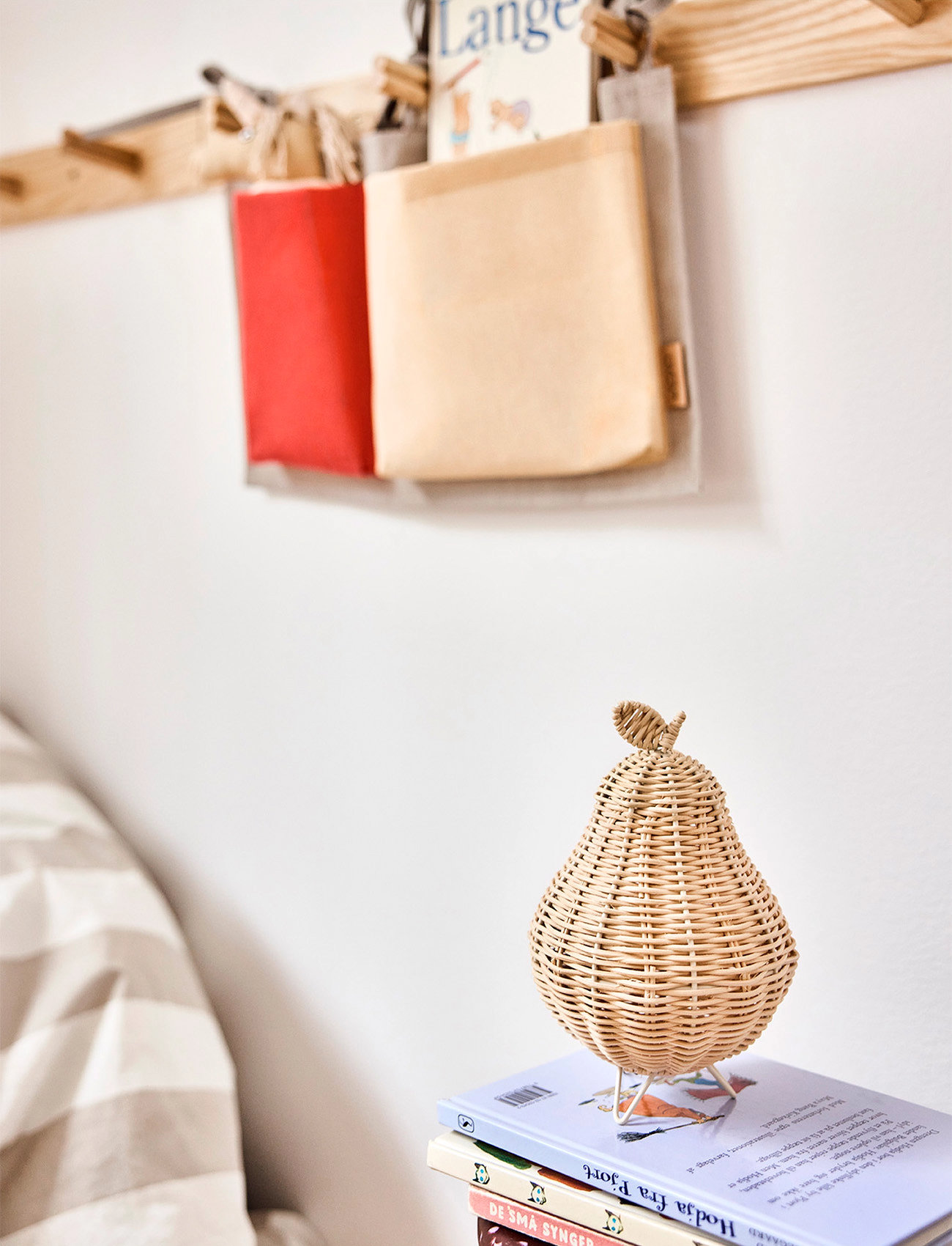 OYOY MINI Saga Bed Storage, 24X40X2 cm, Red, Babysenge Og Tilbehør > Organisatorer Til Tremmesenge, Børn