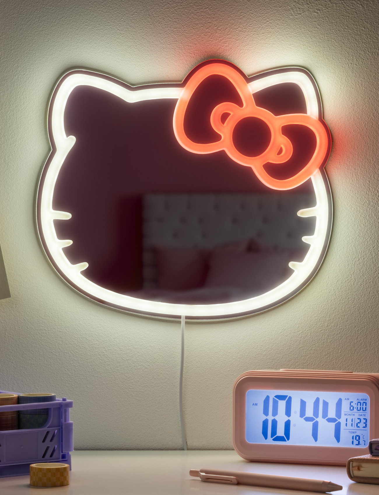 Paladone Hello Kitty Wall Mountable Led Neon Mirror, H:9.0 cm, White, Indretning Til Børn > Vægdekorationer, Børn