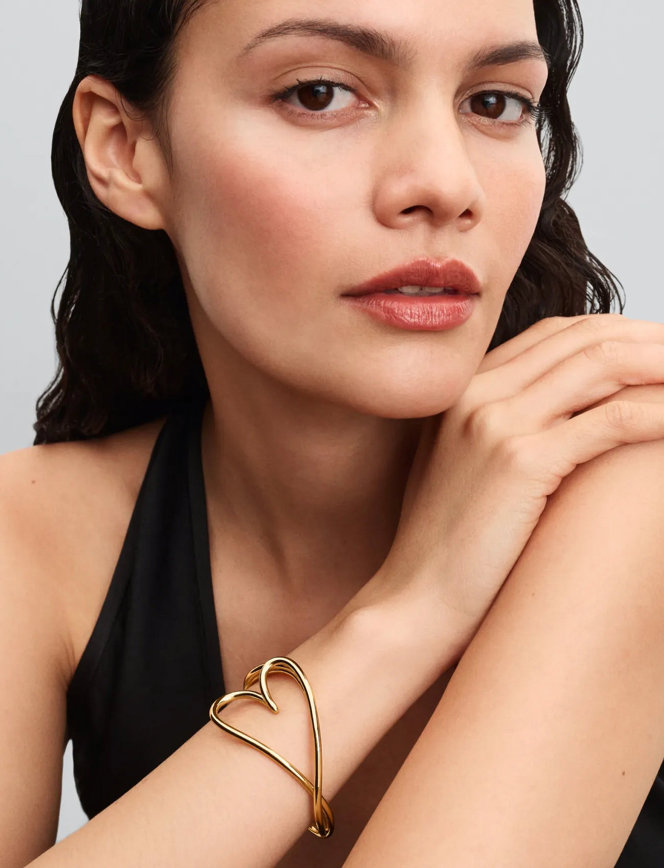 Pandora Heart 14K Gold-Plated Open Bangle, 19 cm, Gold, Armbånd > Armringe, Dame