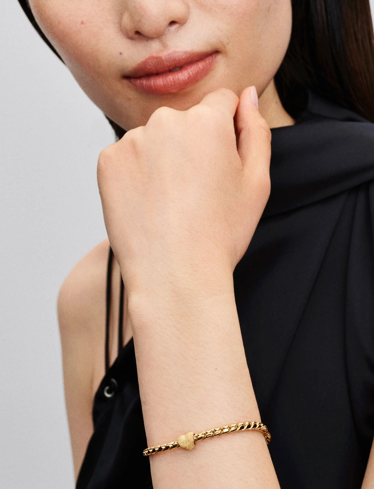 Pandora Textured Heart 14K Gold-Plated Mini Charm, One Size, Gold, Smykker > Vedhæng, Dame