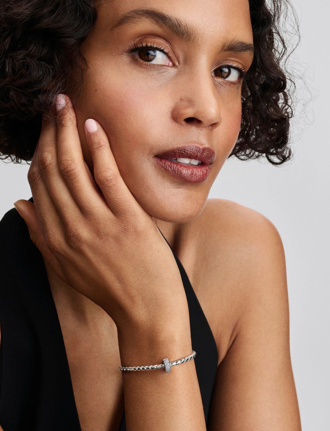 Pandora Sterling Silver Clip With Clear Cubic Zirconia And Silicone Grip, One Size, Silver, Smykker > Vedhæng, Dame
