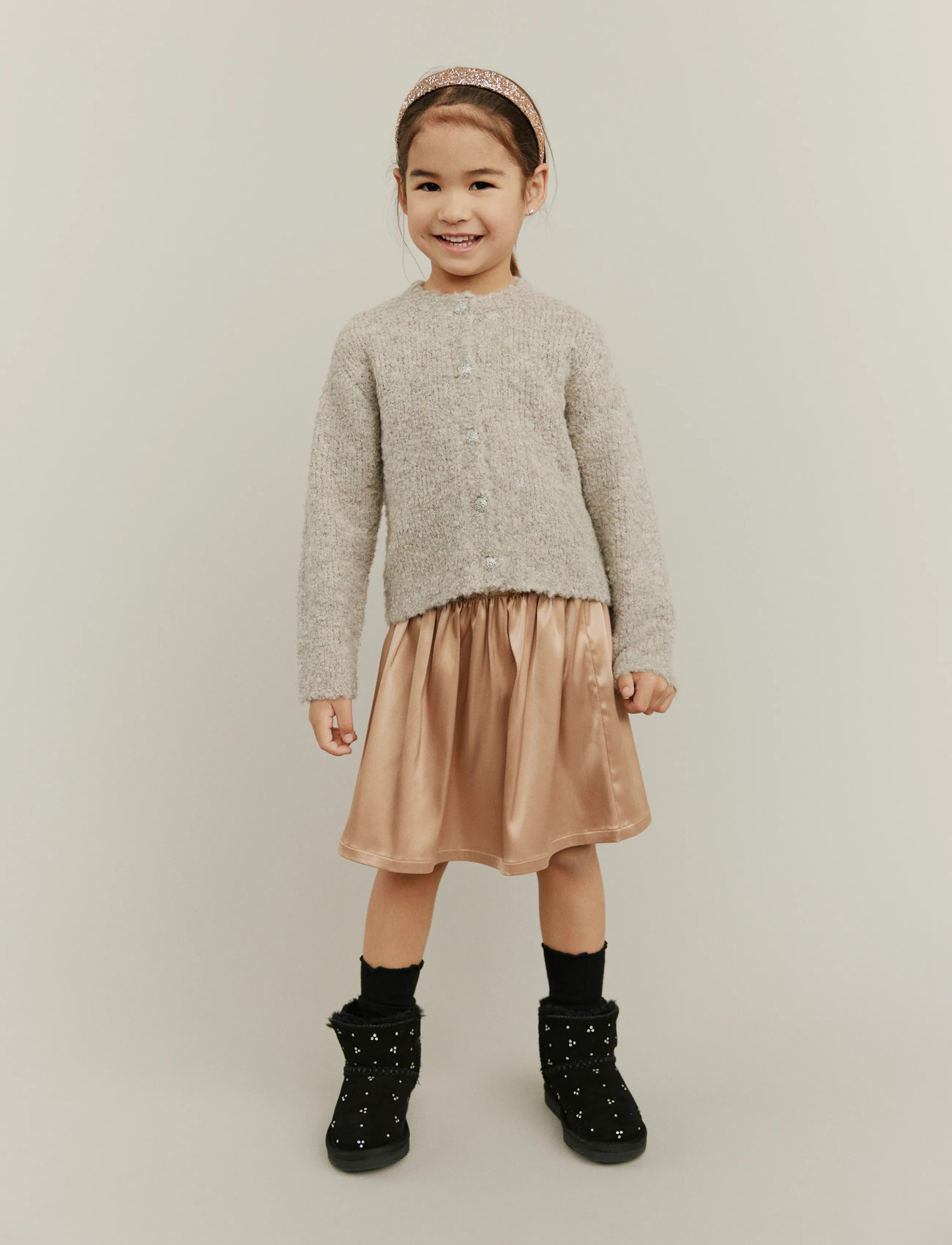 Sofie Schnoor Baby and Kids Kyrask Cardigan, 128, Beige, Strik > Cardigans, Børn