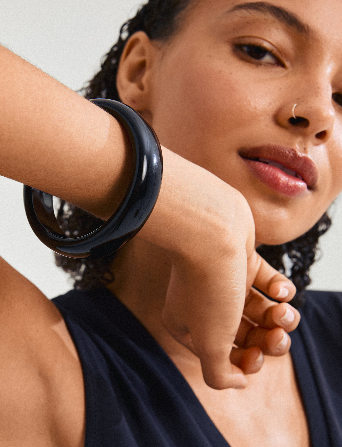 Pilgrim Aase Bangle, One Size, Black, Armbånd > Armringe, Dame