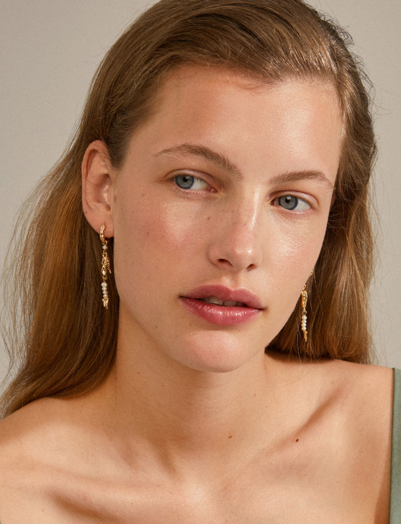 Pilgrim Niya Freshwater Pearl Earrings Gold-Plated, One Size, Gold, Øreringe > Øreringe Med Vedhæng, Dame