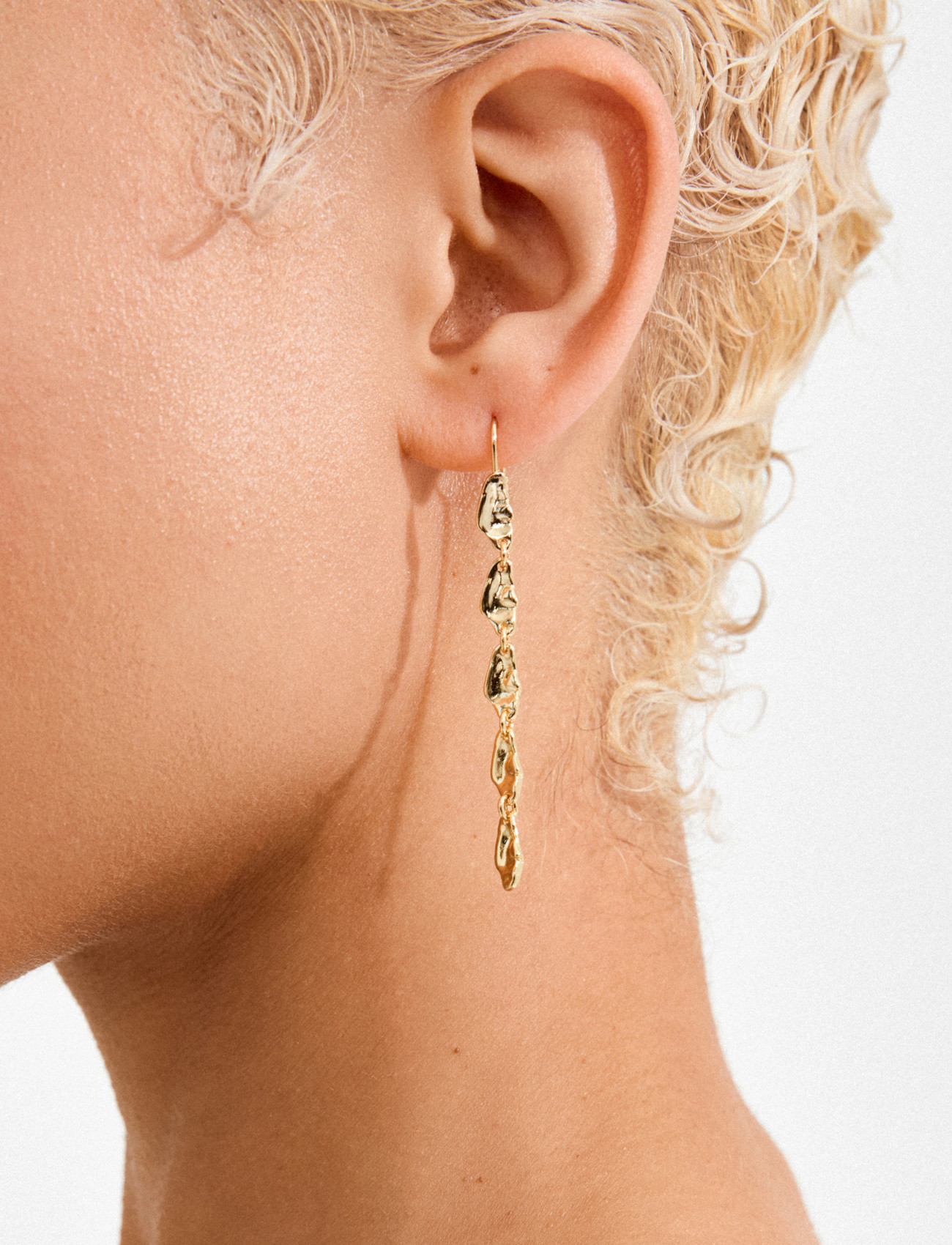 Pilgrim Eliyah Chain Earrings Gold-Plated, One Size, Gold, Øreringe > Øreringe Med Vedhæng, Dame