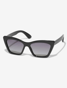 DAKOTA angular cat-eye shaped sunglasses black - kassisilma-kujulised - black