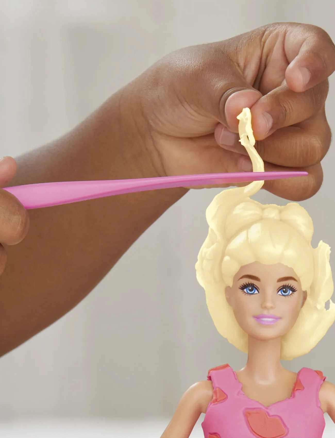 Play Doh Play-Doh Barbie Designer Fashion Show, One Size, Yellow, Håndværk > Legemasse, Børn