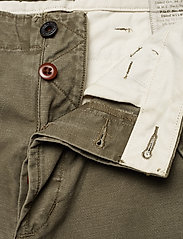 classic tapered fit cargo pant