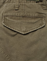 classic tapered fit cargo pant