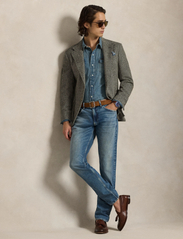 raf710703936_crlwestern_v10569