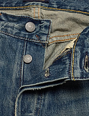 sullivan slim distressed jean