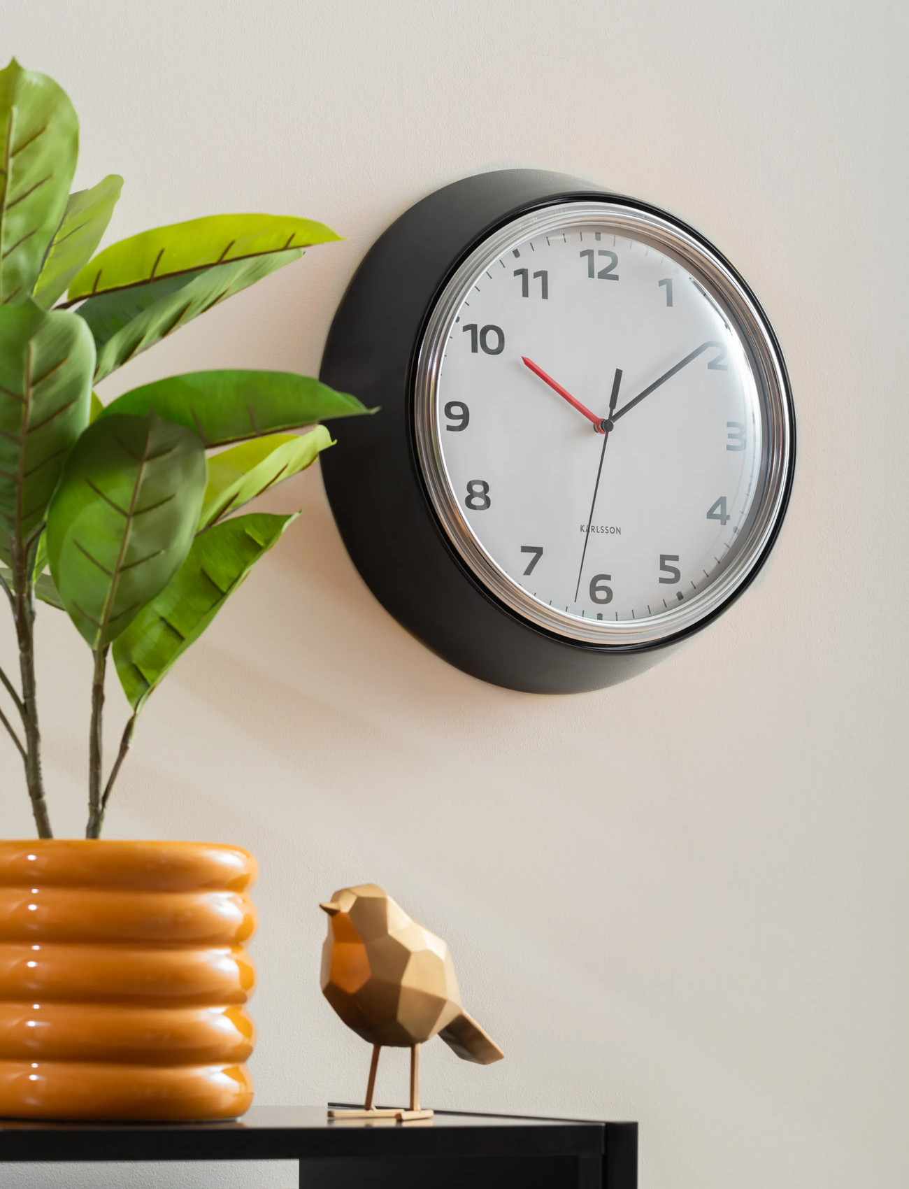 KARLSSON Wall Clock Modern Retro Black, Ø 34 cm, Black, Ure > Vægure, Unisex