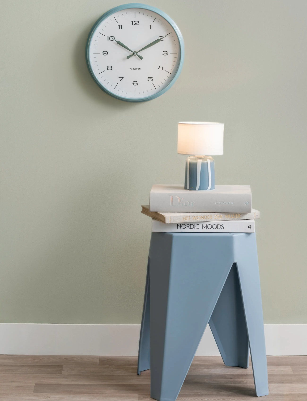 KARLSSON Wall Clock Modern Factory Ochre Yellow W. Dark Blue, Ø 30 cm, Blue, Ure > Vægure, Unisex