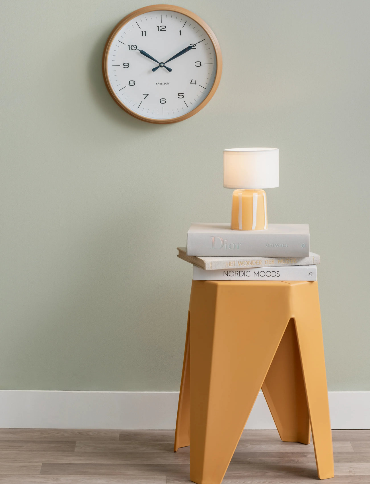 KARLSSON Wall Clock Modern Factory Ochre Yellow W. Dark Blue, Ø 30 cm, Orange, Ure > Vægure, Unisex