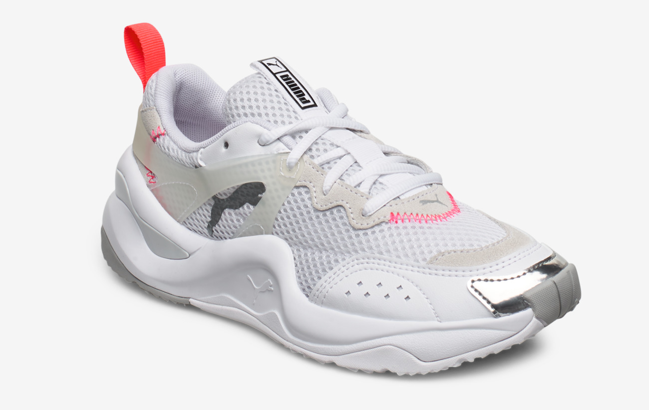 puma white and pink