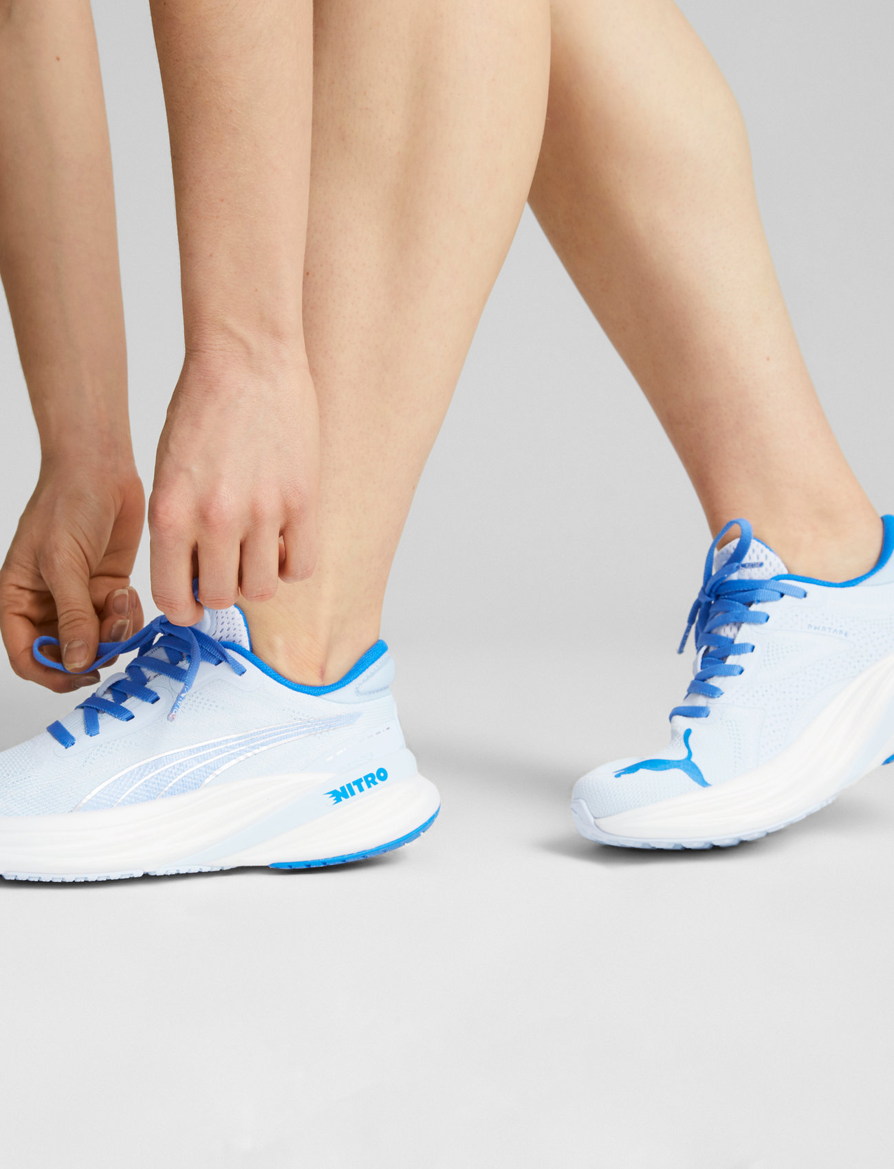 Buy Black & Sky Blue Running Sports Shoes For Men online | Looksgud.in