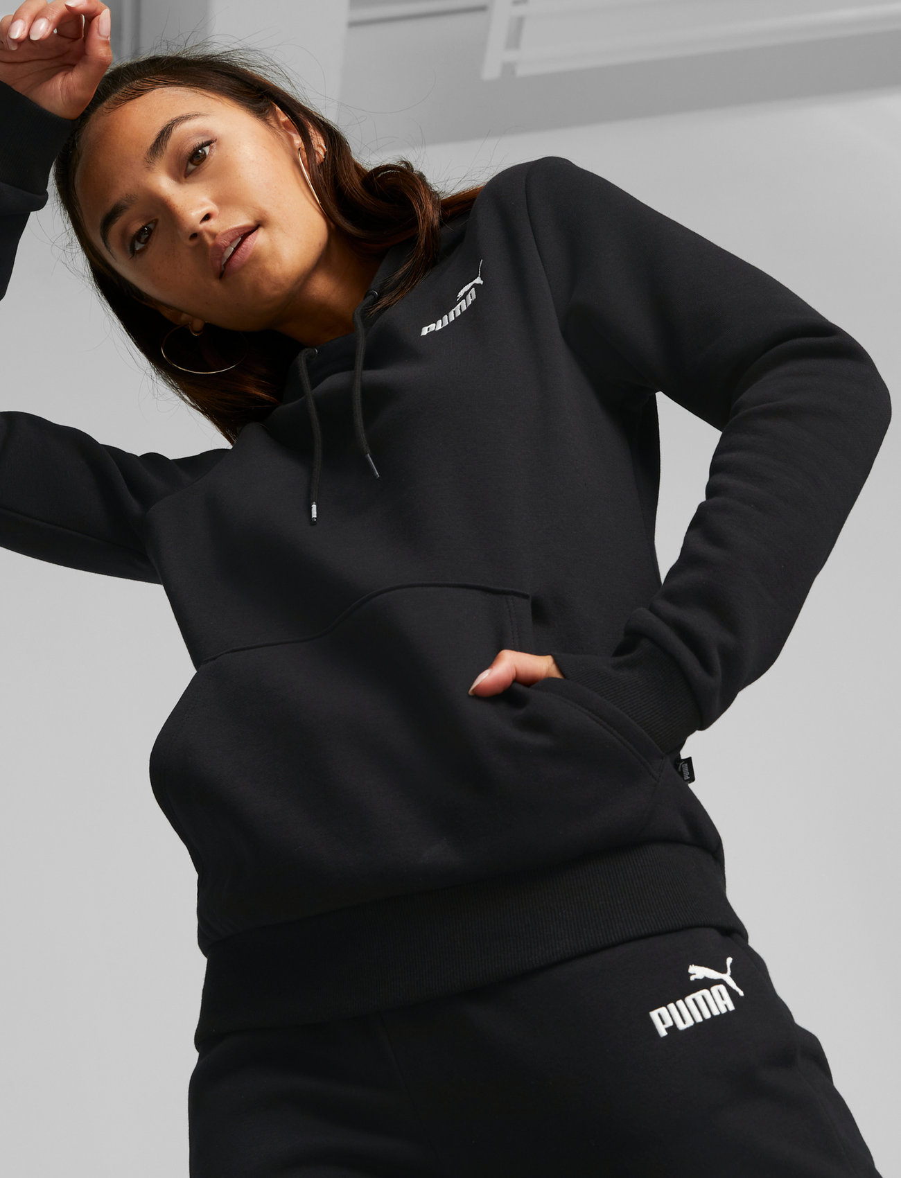 PUMA ESS Logo Hoody FL, Cotton Black, M : .com.mx: Ropa, Zapatos y  Accesorios