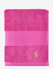 Ralph Lauren Home - PLAYER Bath towel - vannas dvieļi - raspberry - 1