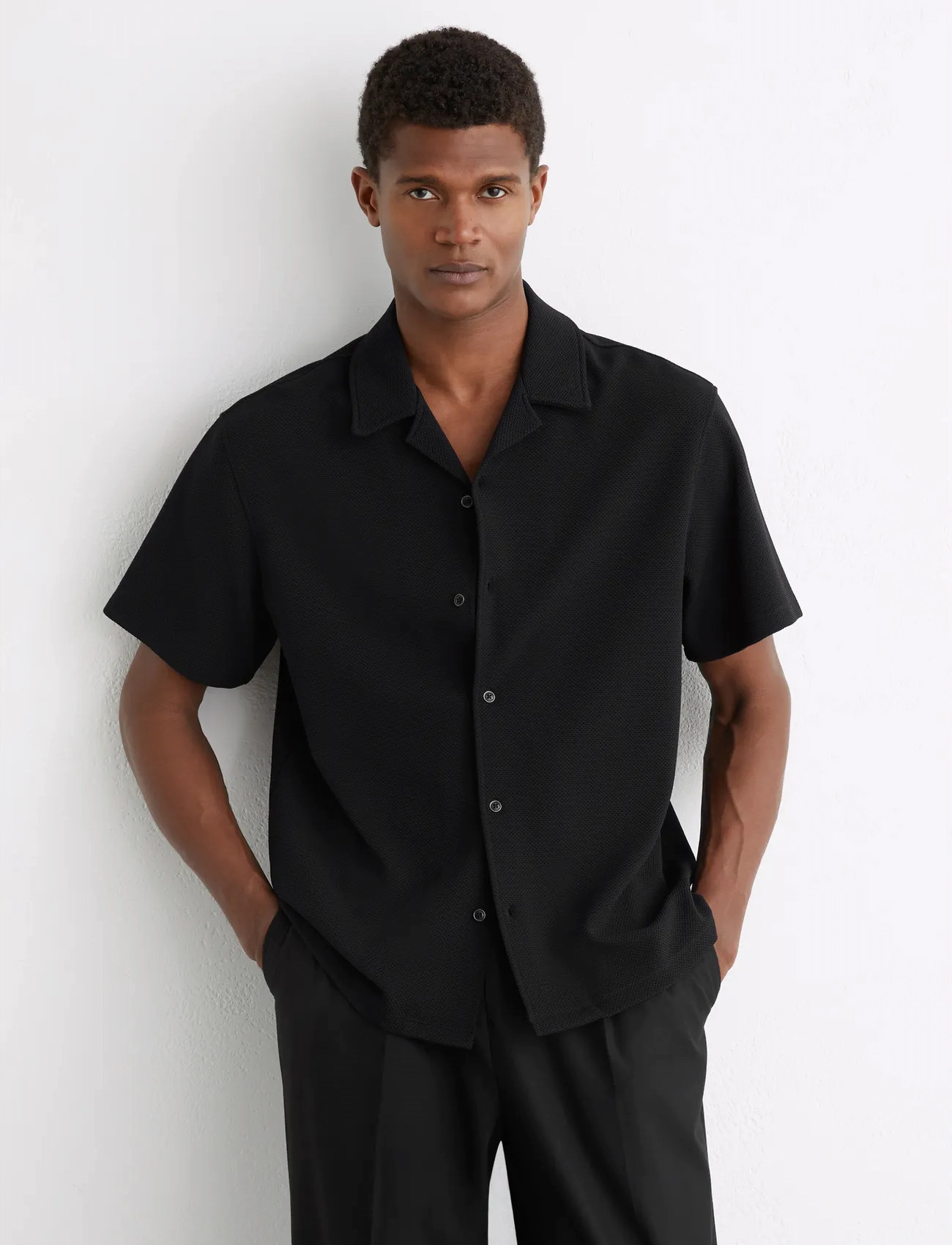 Reiss Cedric, XL, Black, Skjorter > Kortærmede Shirts, Herre