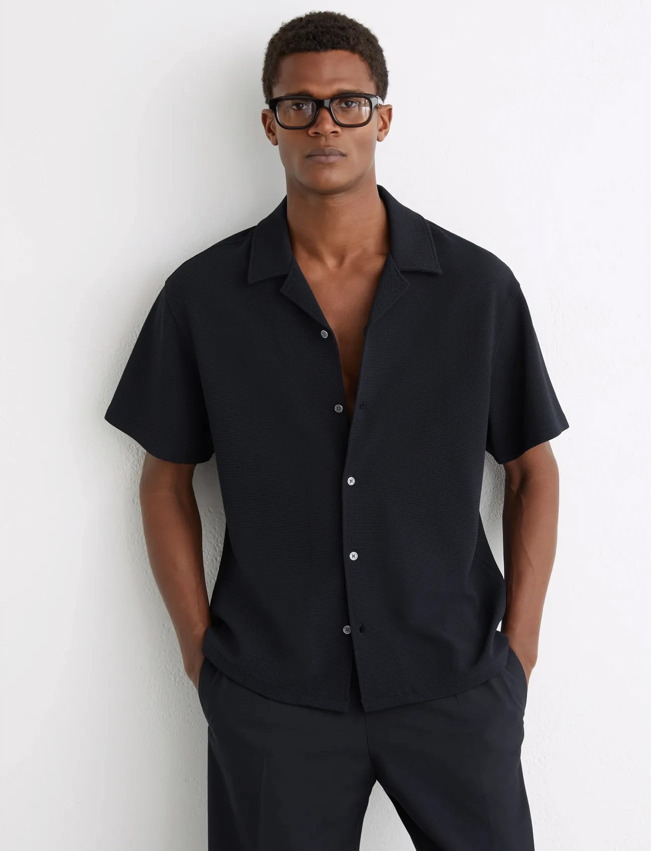 Reiss Cedric, L, Black, Skjorter > Kortærmede Shirts, Herre