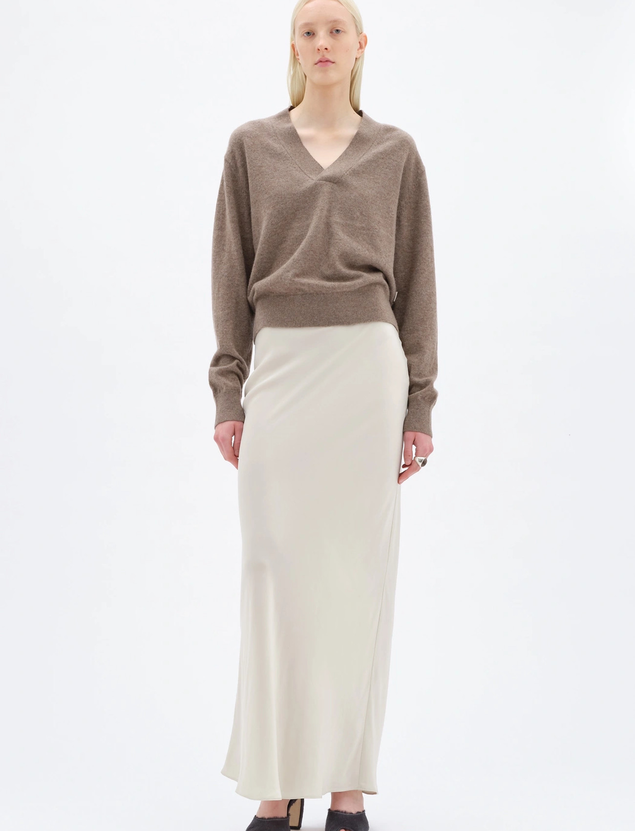 REMAIN Birger Christensen V-Neck Sweater, S, Brown, Strik > Trøjer, Dame