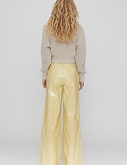 REMAIN Birger Christensen Ariane 