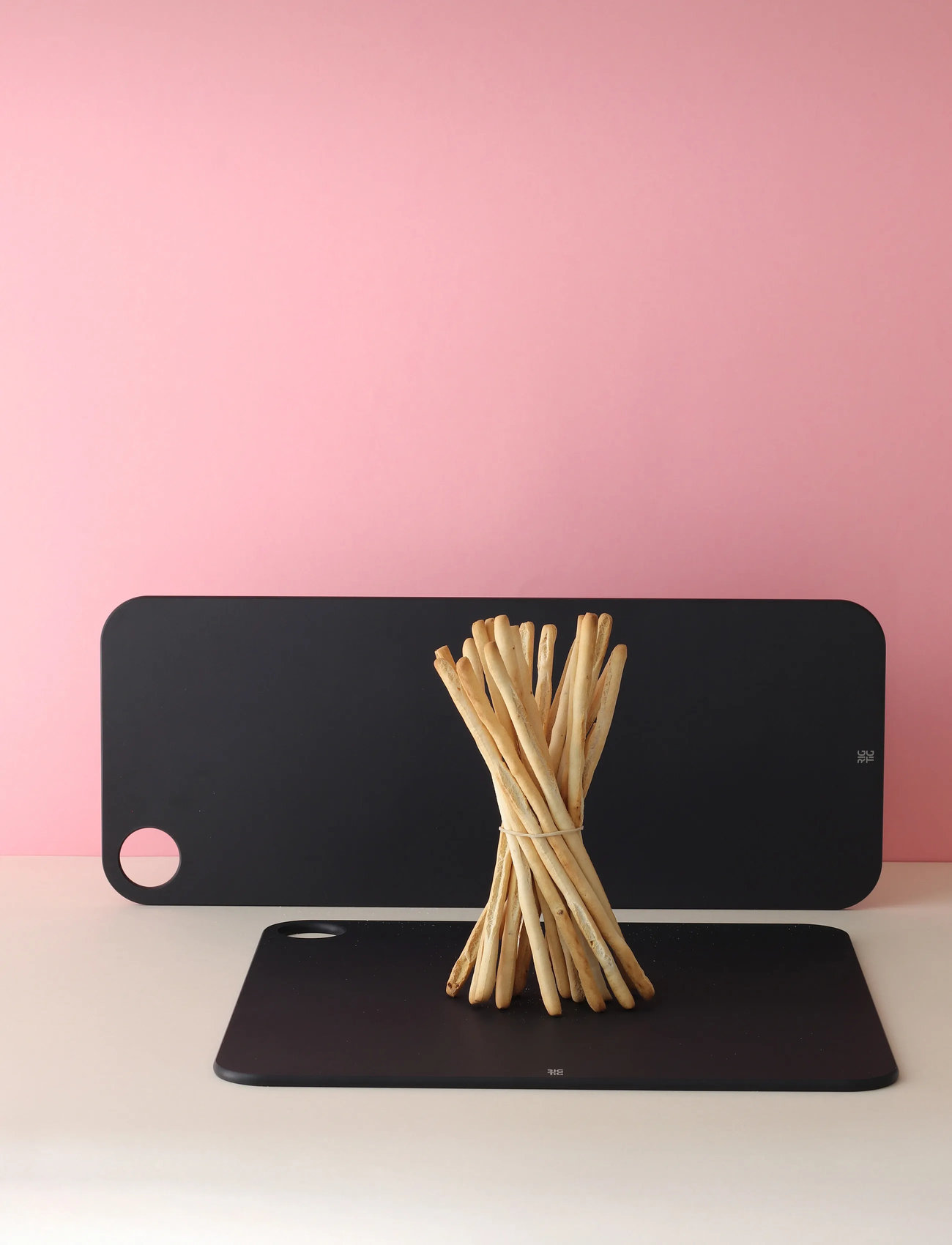 RIG-TIG Cut-It Tapas Serveringsbræt W 47 cm Black, 47X18.7 cm, Black, Serveringsfade > Tapasbrætter Og -Sæt, Unisex