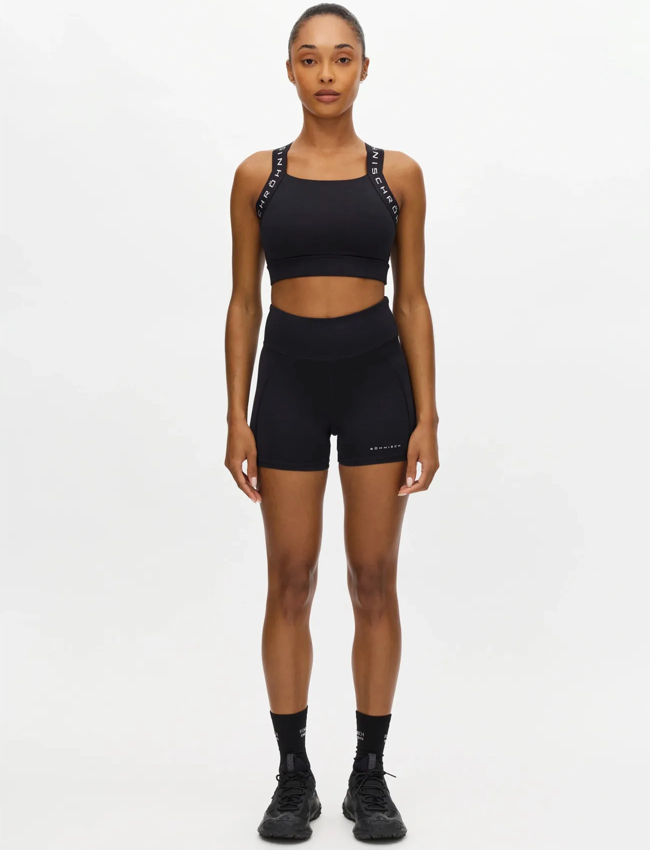 Röhnisch Flattering Reg Waist Hotpants, XS, Black, Sport Shorts > Sport Cycling Shorts, Dame
