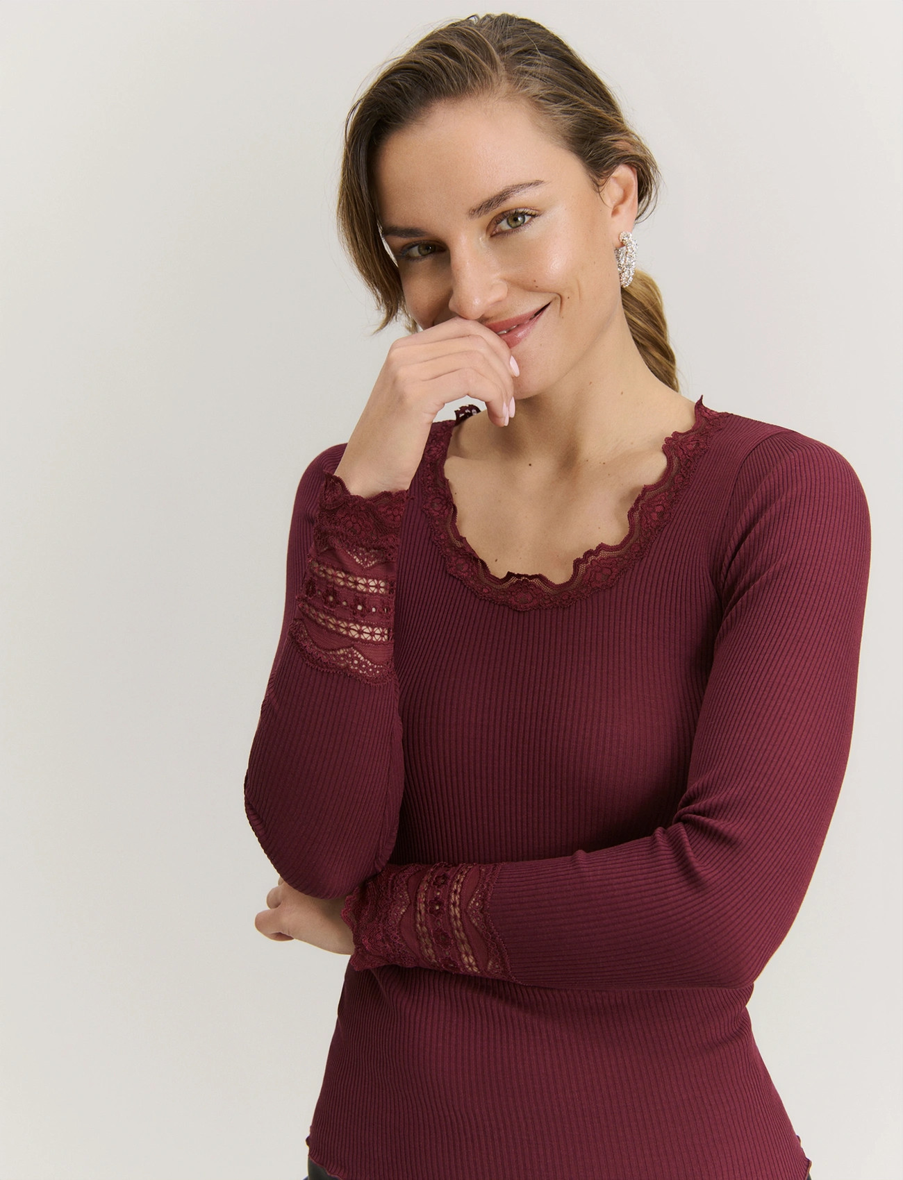 Rosemunde Silk T-Shirt W/ Lace, S, Burgundy, T-Shirts & Toppe > Langærmede, Dame