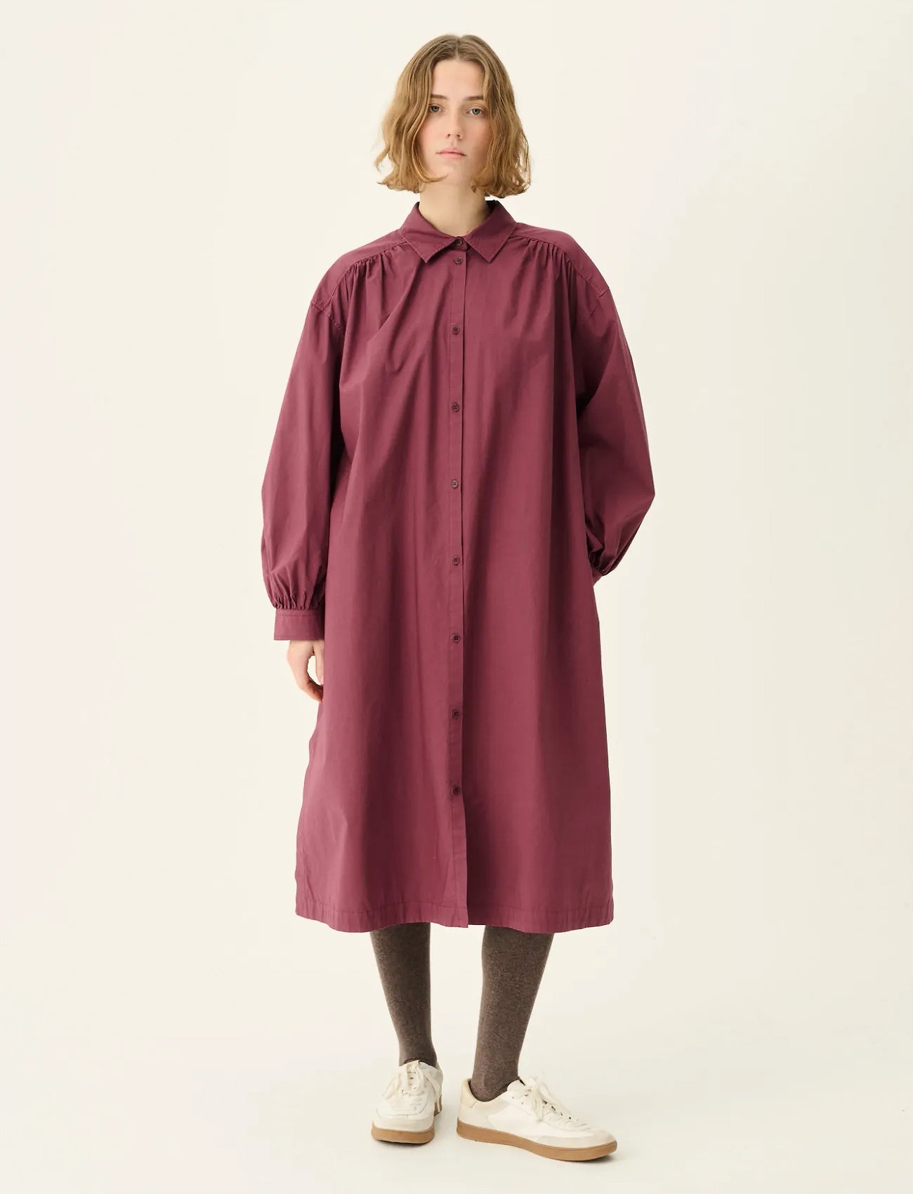 Rue de Tokyo Douka Organic Garment Dyed Poplin, XS, Burgundy, Kjoler > Knælange Og Midi, Dame