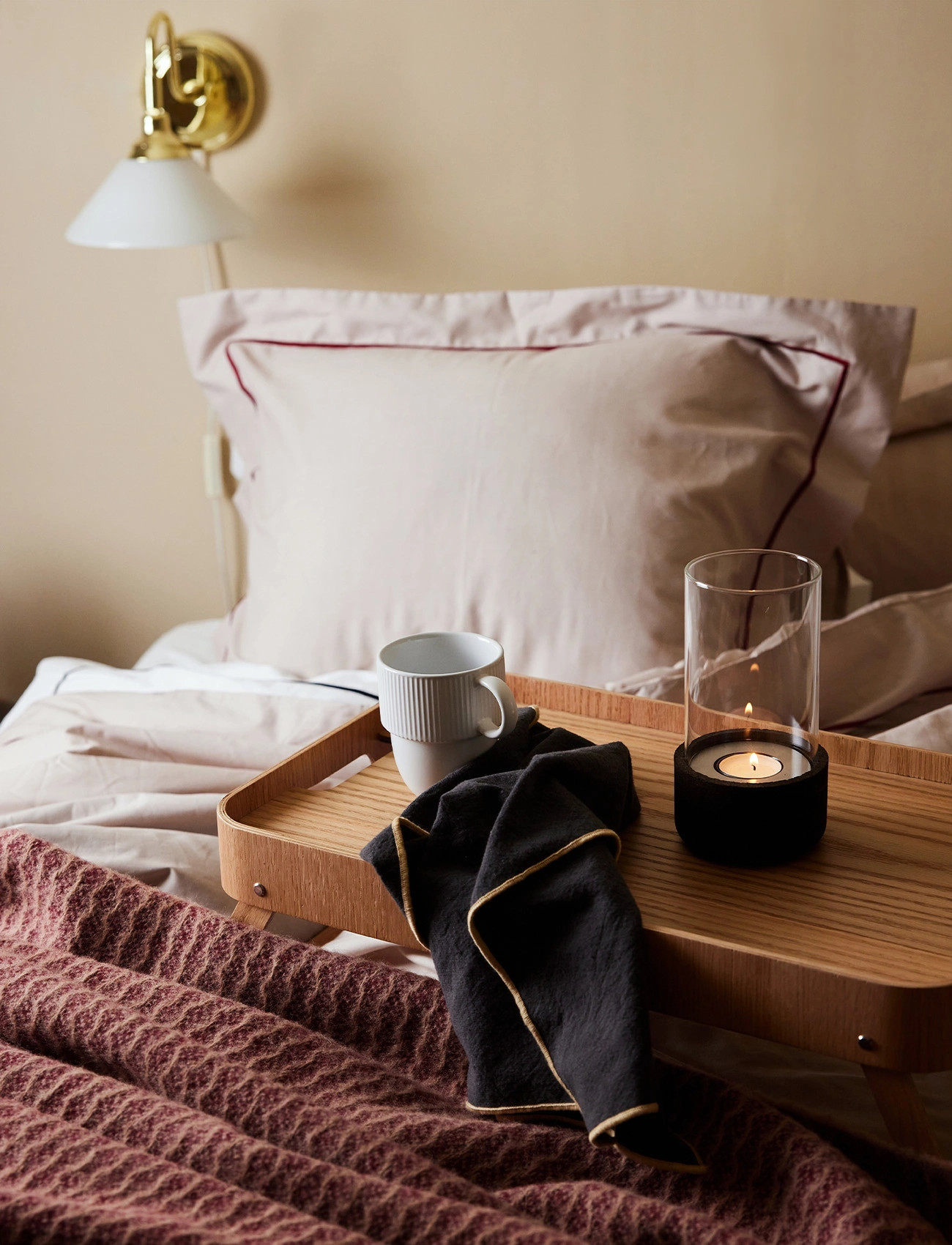Sagaform Hanna Bed Tray, 50X30X19 cm, Brown, Spisesteder Og Bordtilbehør > Bakker, Unisex