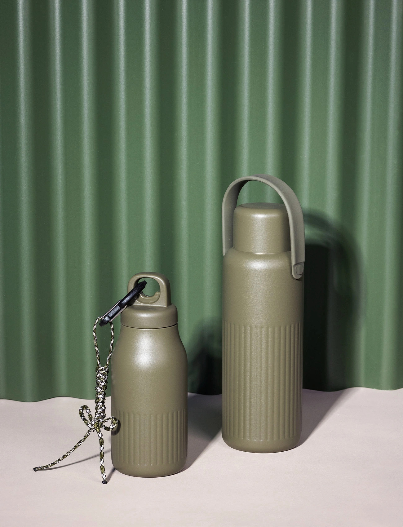 Sagaform Theo Thermal Flask, One Size, Khaki green, Køkken > Vandflasker, Unisex