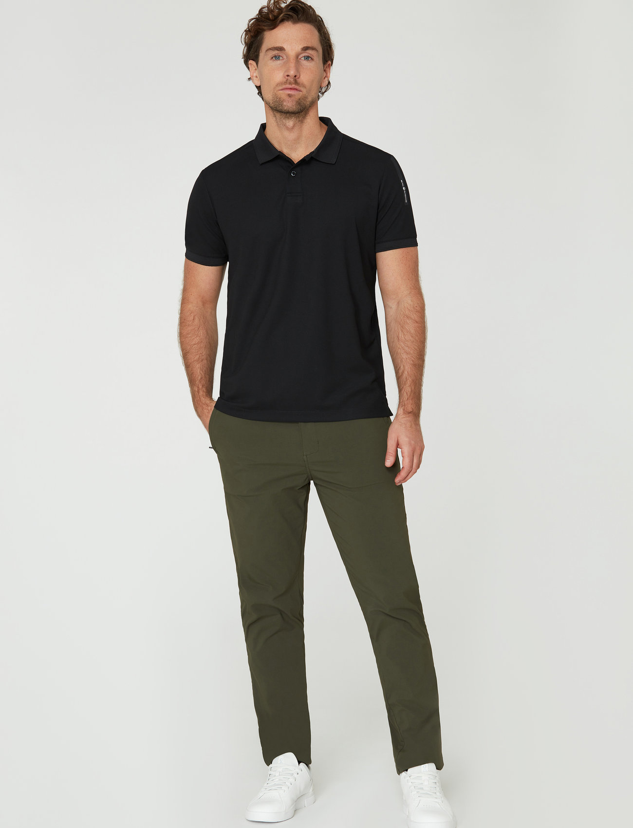 Black shirt and green pant online