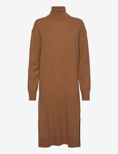 Amaris dress 14001 - adītas kleitas - brown sugar