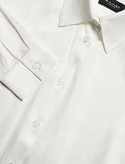 Satin Stretch - Latia 