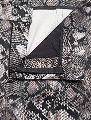 3343 J - Dori B Flared 