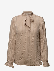 3143 - Estelle - CHAMPAGNE