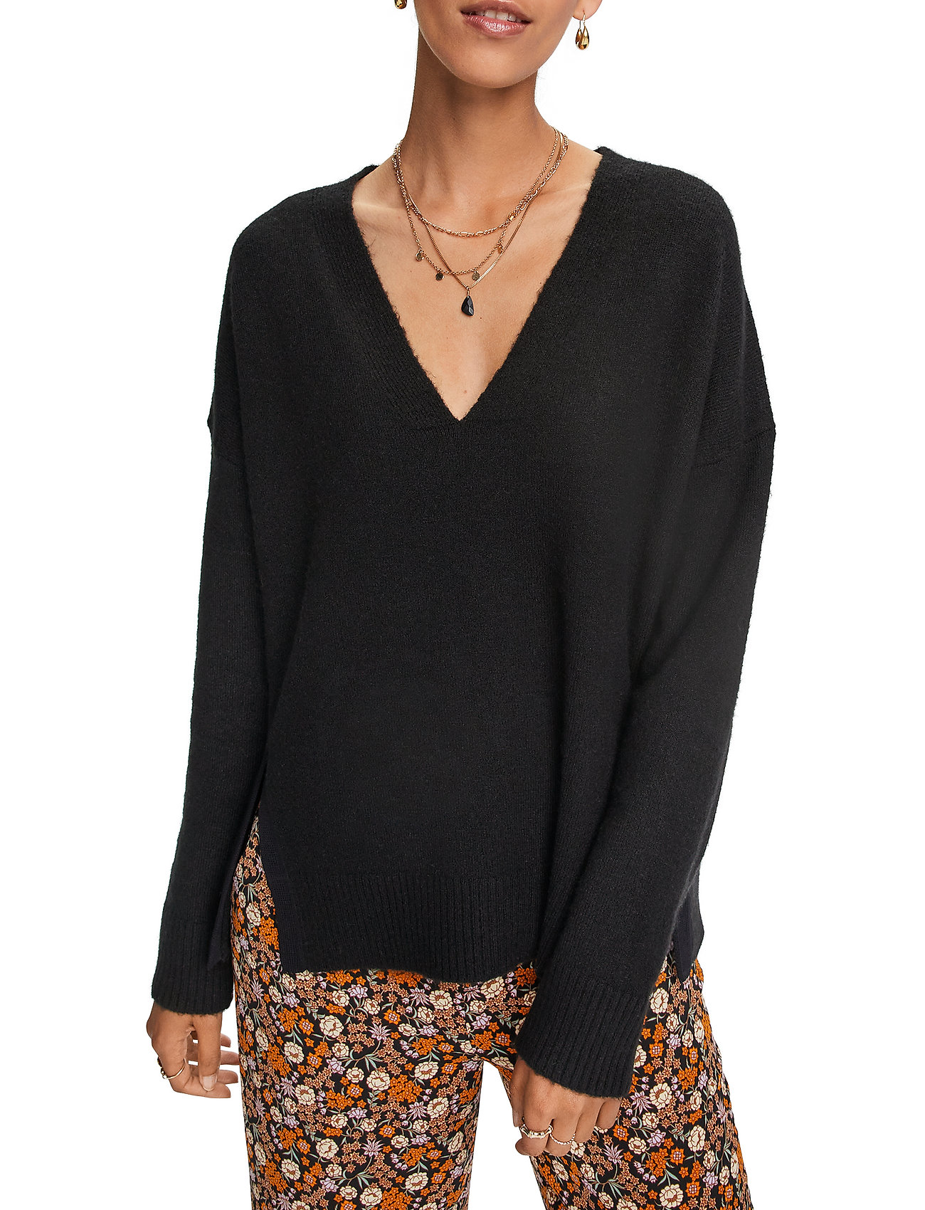 black v neck knit