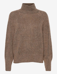 Irza Knit T-Neck - DESERT TAUPE