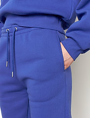 second female sweatpants