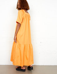 Second Female - Siren Maxi Dress - festklänningar - marigold - 2