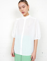 Second Female - Tara New Shirt - kortärmade blusar - white - 5