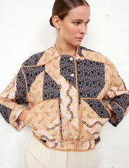 Second Female - Lotdis Jacket - quiltade jackor - pastry shell - 5
