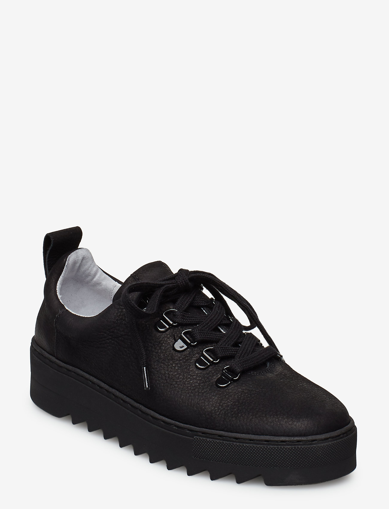 sneaker n